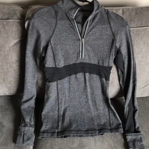 Size 4 Lululemon quarterzip